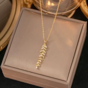 Luxury 18K Gold Plated Zircon Leave Pendant Necklace