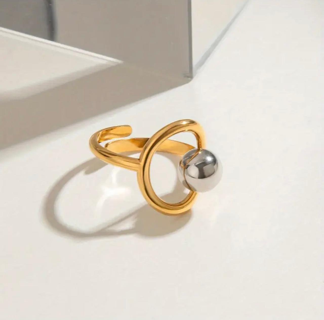 18K Gold Sculptural Floating Pearl Ring